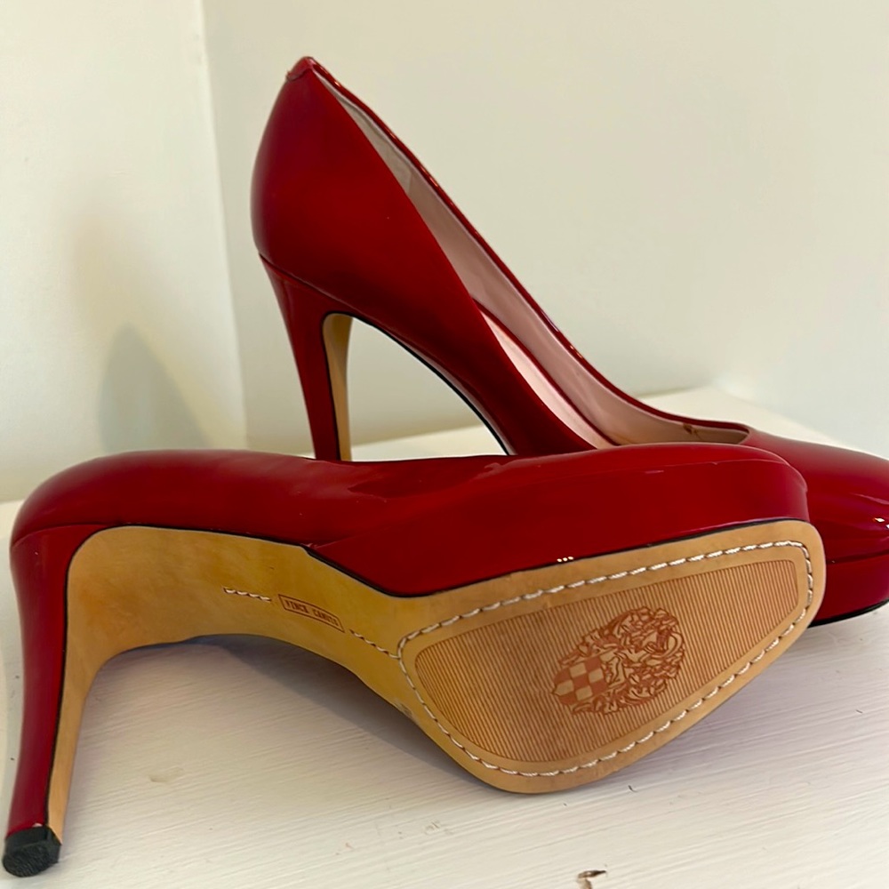 Vince Camuto NWOT women’s pumps heeled shoe size 8 in excellent condition - Picture 3 of 5